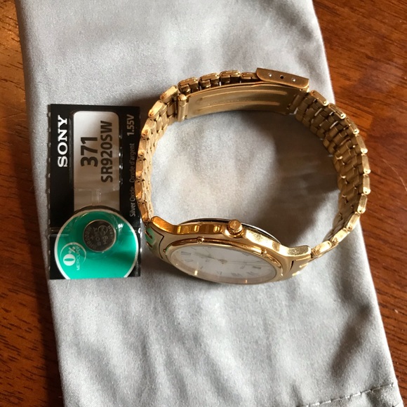 Titan watch - Picture 2 of 3